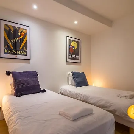 Canal House Apartment Paris
