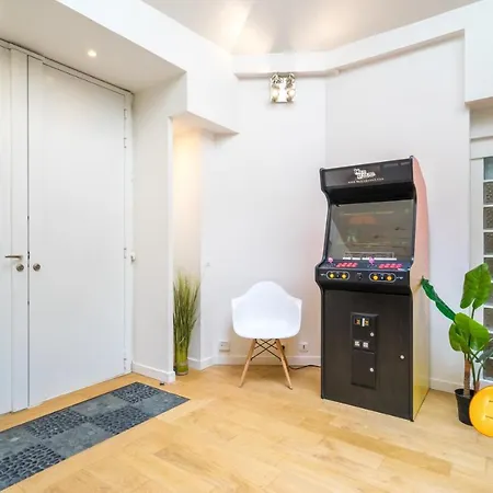 Canal House Apartment *